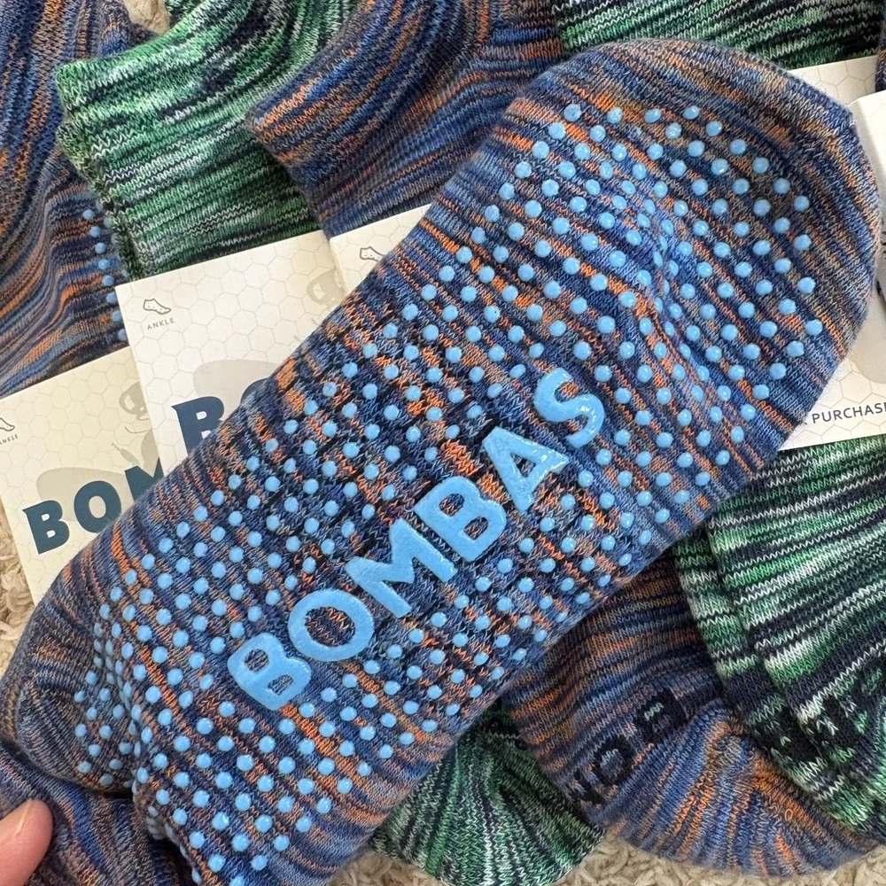 Bombas Women Striped Ankle Socks (10 Pairs) Size: L – Colors Sent Randomly - Picture 4 of 5